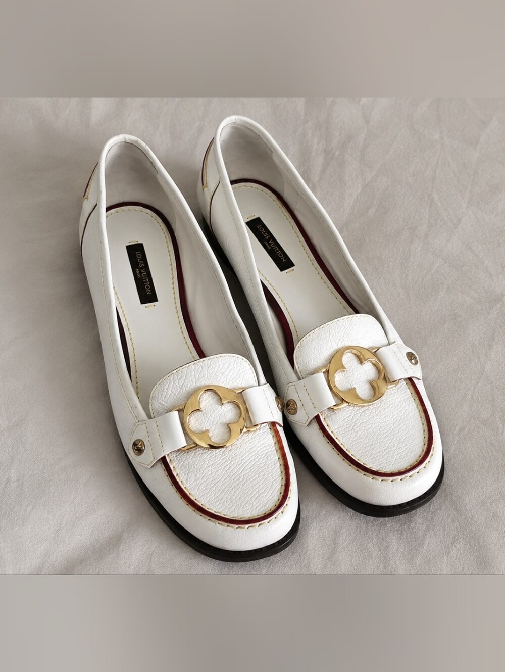 Authentic Louis Vuitton White Leather Gold Logo Loafers Flats 38.5 Made in Italy